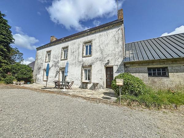 Maison Arzano 4 chambres, avec grand terrain et dépendances, à 10 minutes de QUIMPERLE