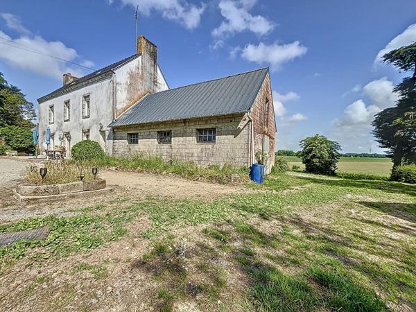 Maison Arzano 4 chambres, avec grand terrain et dépendances, à 10 minutes de QUIMPERLE