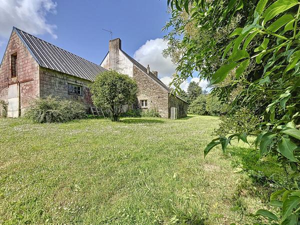 Maison Arzano 4 chambres, avec grand terrain et dépendances, à 10 minutes de QUIMPERLE