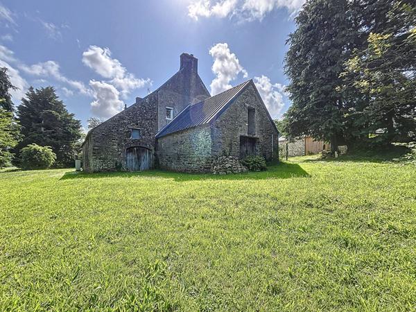 Maison Arzano 4 chambres, avec grand terrain et dépendances, à 10 minutes de QUIMPERLE