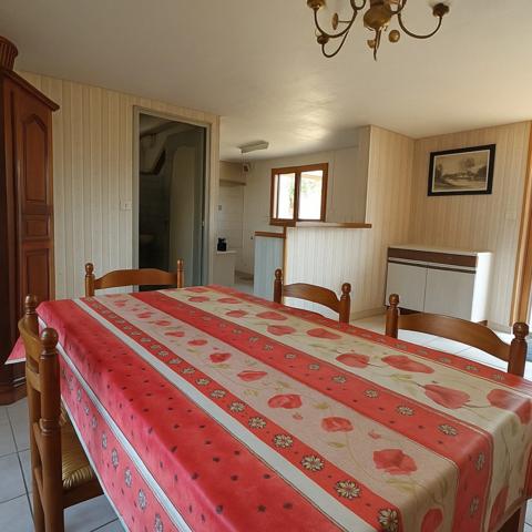 CELLES SUR BELLE (79) à vendre Ensemble immobilier à rénover avec dépendances et grand terrain arboré