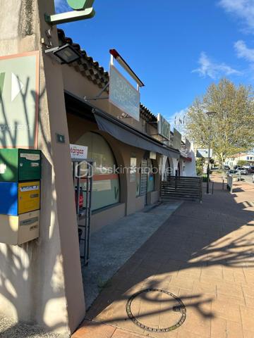 Immeuble commercial de 322 m²