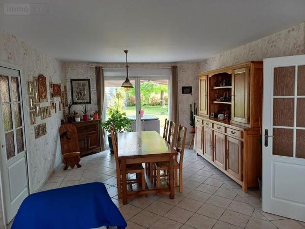 Maison à vendre à Pocé-sur-Cisse dans l'Indre-et-Loire (37530), ref : 046/741