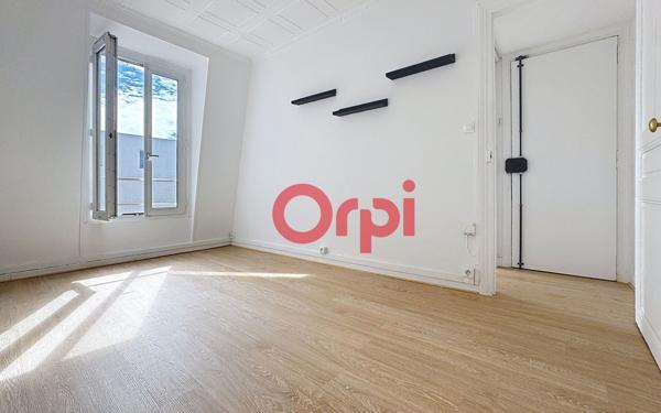 Appartement à vendre    2 pièces • 22 m2 Paris 10