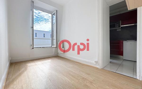 Appartement à vendre    2 pièces • 22 m2 Paris 10