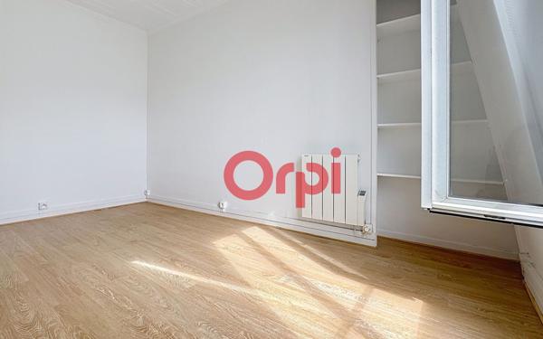 Appartement à vendre    2 pièces • 22 m2 Paris 10