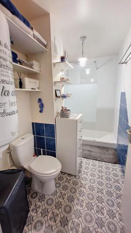 Grand T2 au calme, proche des commodités, AUCUN TRAVAUX