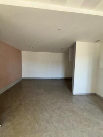 Appartement 132m2 , Bon état  , Bâtiment MARNAY CENTRE / OPPORTUNITE