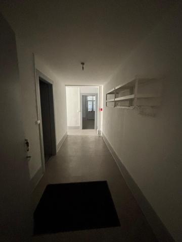 Appartement 132m2 , Bon état  , Bâtiment MARNAY CENTRE / OPPORTUNITE