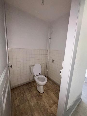 Appartement 132m2 , Bon état  , Bâtiment MARNAY CENTRE / OPPORTUNITE