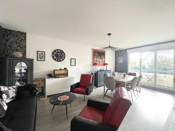 PESSAC- BELLEGRAVE - Appartement 3 pièces - 69m2 - Balcons - Ascenseur - Parking