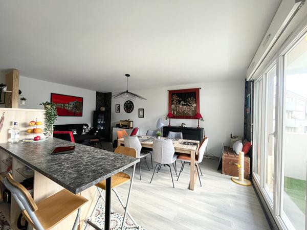 PESSAC- BELLEGRAVE - Appartement 3 pièces - 69m2 - Balcons - Ascenseur - Parking