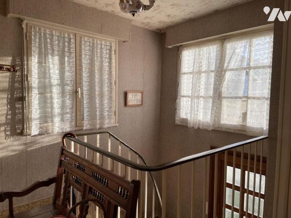 Quiberon. Grande plage et commerces à pieds.