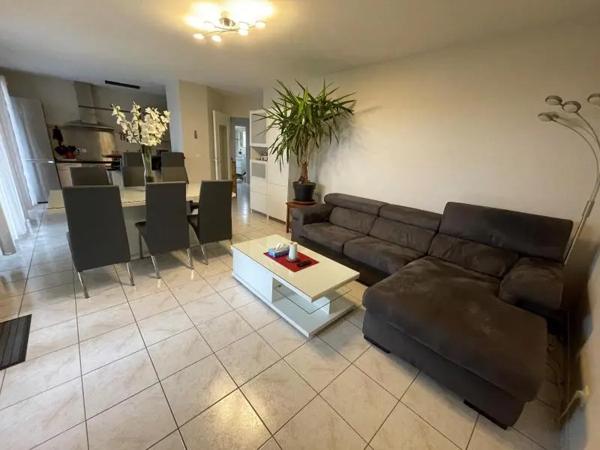 Appartement à louer 3 pièces 65.11m²