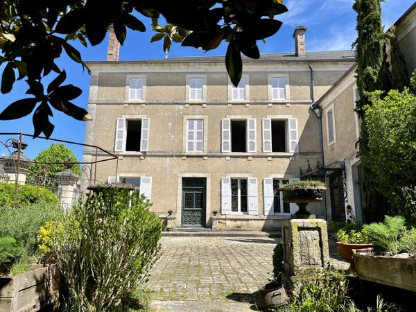 Maison à vendre à Javerlhac-et-la-Chapelle-Saint-Robert (24300) - Dordogne
