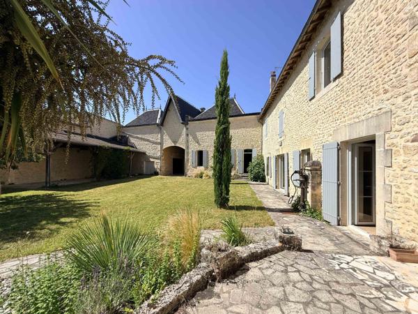 Maison à vendre à Saint-Jean-d'Angély (17400) - Charente-Maritime