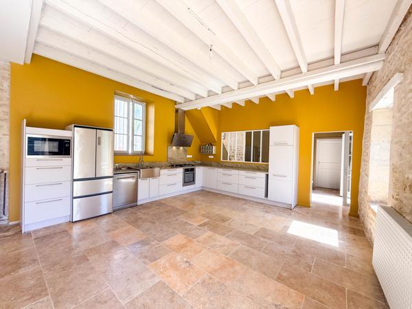 Maison à vendre à Saint-Jean-d'Angély (17400) - Charente-Maritime