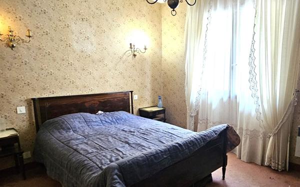 Maison à vendre    7 pièces •  La Ville-du-Bois