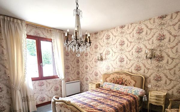 Maison à vendre    7 pièces •  La Ville-du-Bois