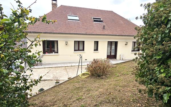 Maison à vendre    7 pièces •  La Ville-du-Bois