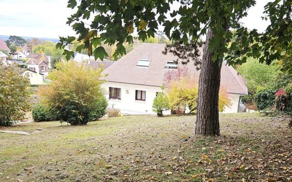 Maison à vendre    7 pièces •  La Ville-du-Bois