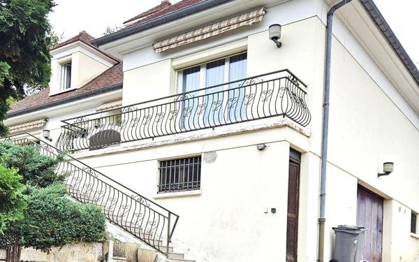 Maison à vendre    7 pièces •  La Ville-du-Bois