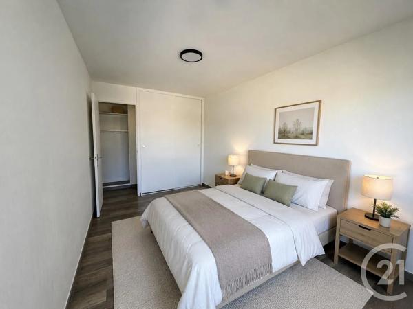 Appartement F4 à vendre  4 pièces - 83,70 m 2   OULLINS  - 69
