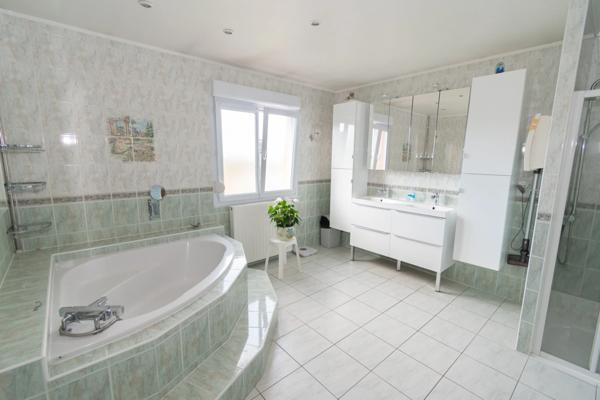 Maison à vendre 7 pièces (54)