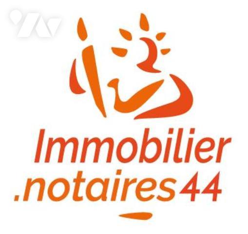 LE PELLERIN, en entrée de bourg, maison ancienne à rénover entièrement sur un beau jardin