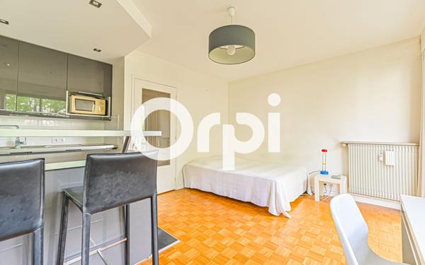 Appartement à vendre    1 pièce • 25 m2 Courbevoie
