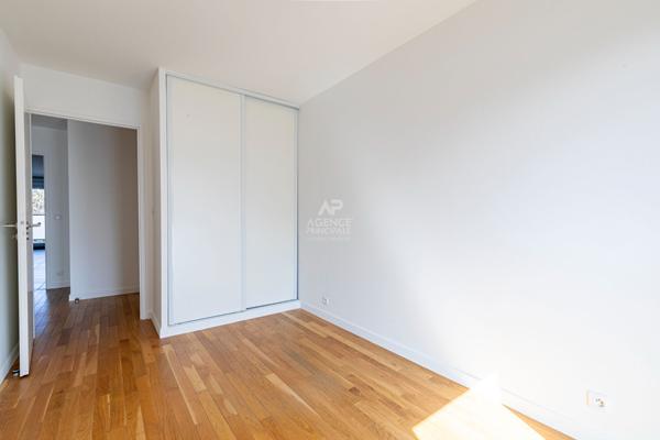 Appartement Nanterre 3 pièce(s) 63.94 m2 375 000 € **  - Référence  15571