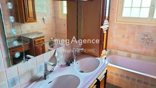 Maison à PREMILHAT, 03410 - 7 pièces 191m²