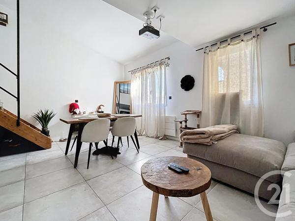 Appartement T3 à vendre  3 pièces - 53 m 2   BAGNOLS SUR CEZE  - 30