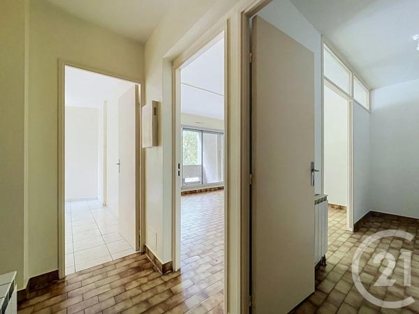 Appartement T3 à vendre  3 pièces - 53 m 2   BAGNOLS SUR CEZE  - 30