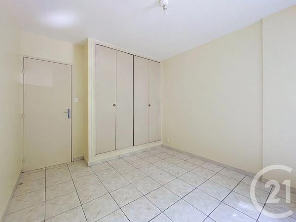 Appartement T3 à vendre  3 pièces - 53 m 2   BAGNOLS SUR CEZE  - 30