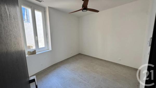 Appartement T3 à vendre  3 pièces - 53 m 2   NIMES  - 30