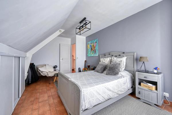 Maison à vendre 7 pièces IDRON (64) 5 Chambres / Annexe / Piscine / Garage / Jardin