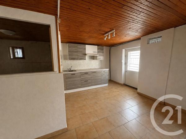 Maison à vendre  4 pièces - 91,90 m 2   LES PUJOLS  - 09