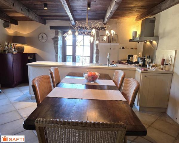 Ancienne ferme rénovée 201m2, piscine, gite. Terrain 1480m2
