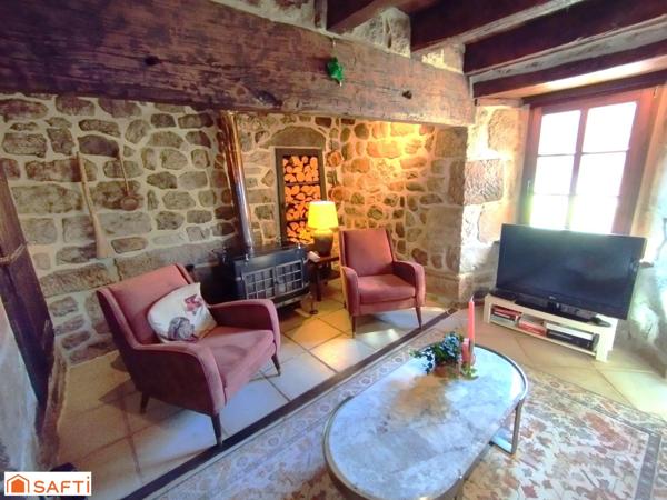 Ancienne ferme rénovée 201m2, piscine, gite. Terrain 1480m2