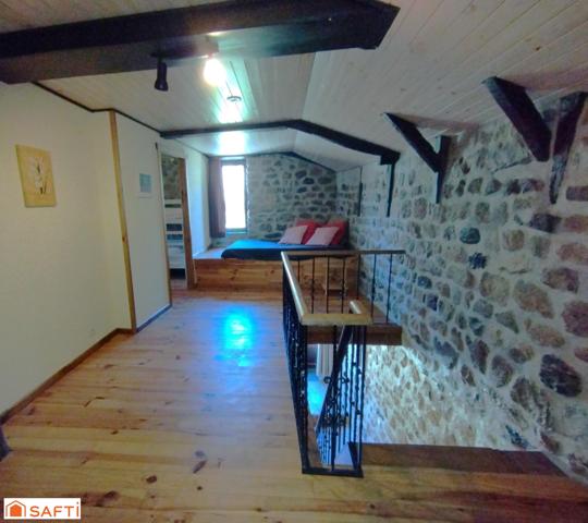 Ancienne ferme rénovée 201m2, piscine, gite. Terrain 1480m2