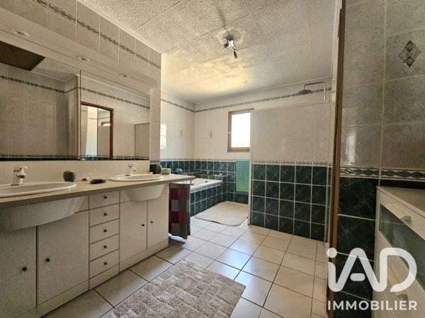 Maison à vendre 4 pièces 123 m² Le Cannet-des-Maures