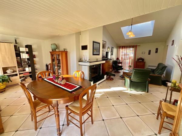 Maison de plain-pied 121m2, véranda, garage sur une parcelle de 685m2