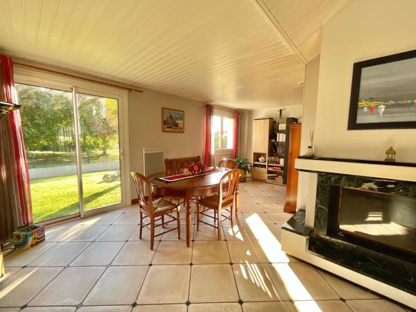 Maison de plain-pied 121m2, véranda, garage sur une parcelle de 685m2