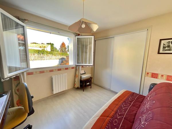 Maison de plain-pied 121m2, véranda, garage sur une parcelle de 685m2