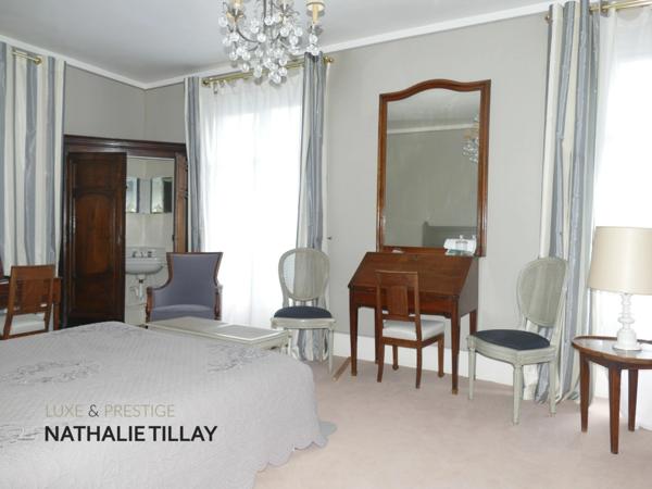 Orleans centre, a vendre, Hotel particulier de 465 m², parc paysagé et dépendances.