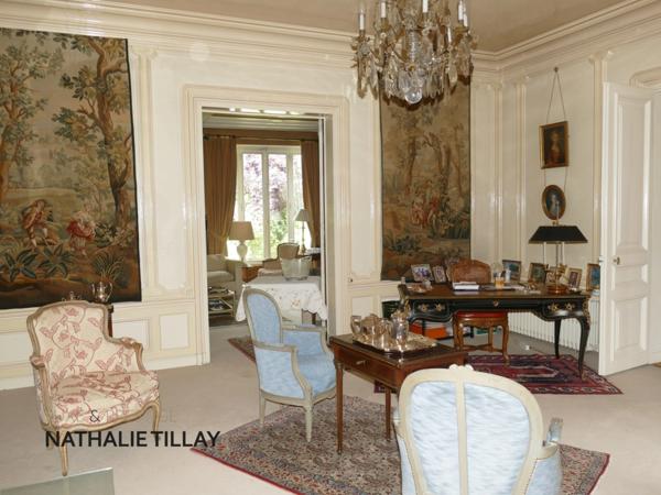 Orleans centre, a vendre, Hotel particulier de 465 m², parc paysagé et dépendances.