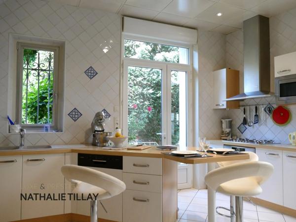 Orleans centre, a vendre, Hotel particulier de 465 m², parc paysagé et dépendances.