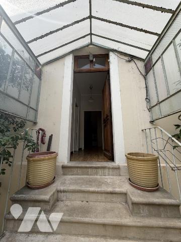 A DONZERE, MAISON BOURGEOISE A RENOVER 