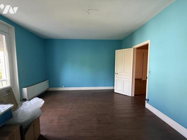 A DONZERE, MAISON BOURGEOISE A RENOVER 